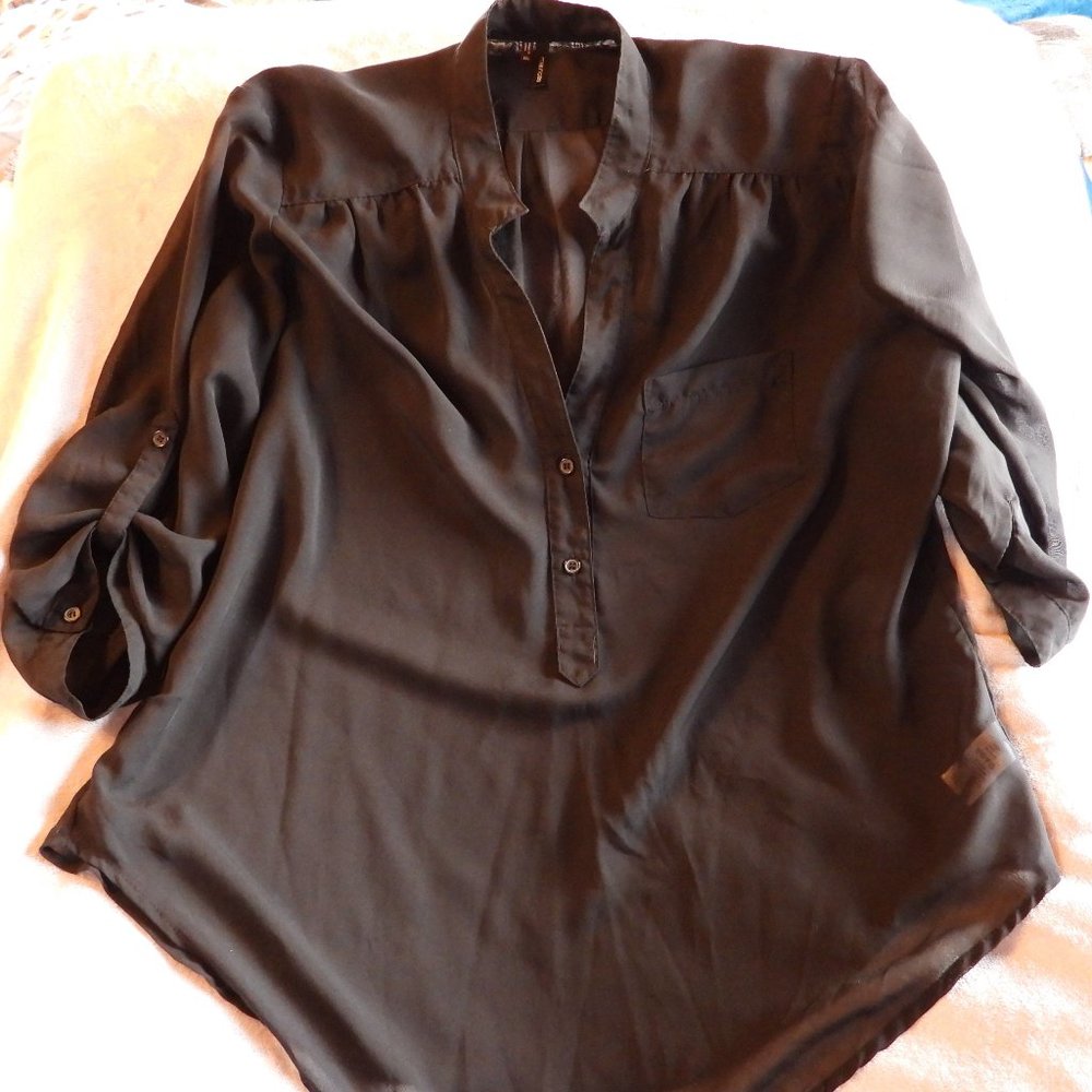 Maurices Black 3/4 Sleeve Rayon Blouse